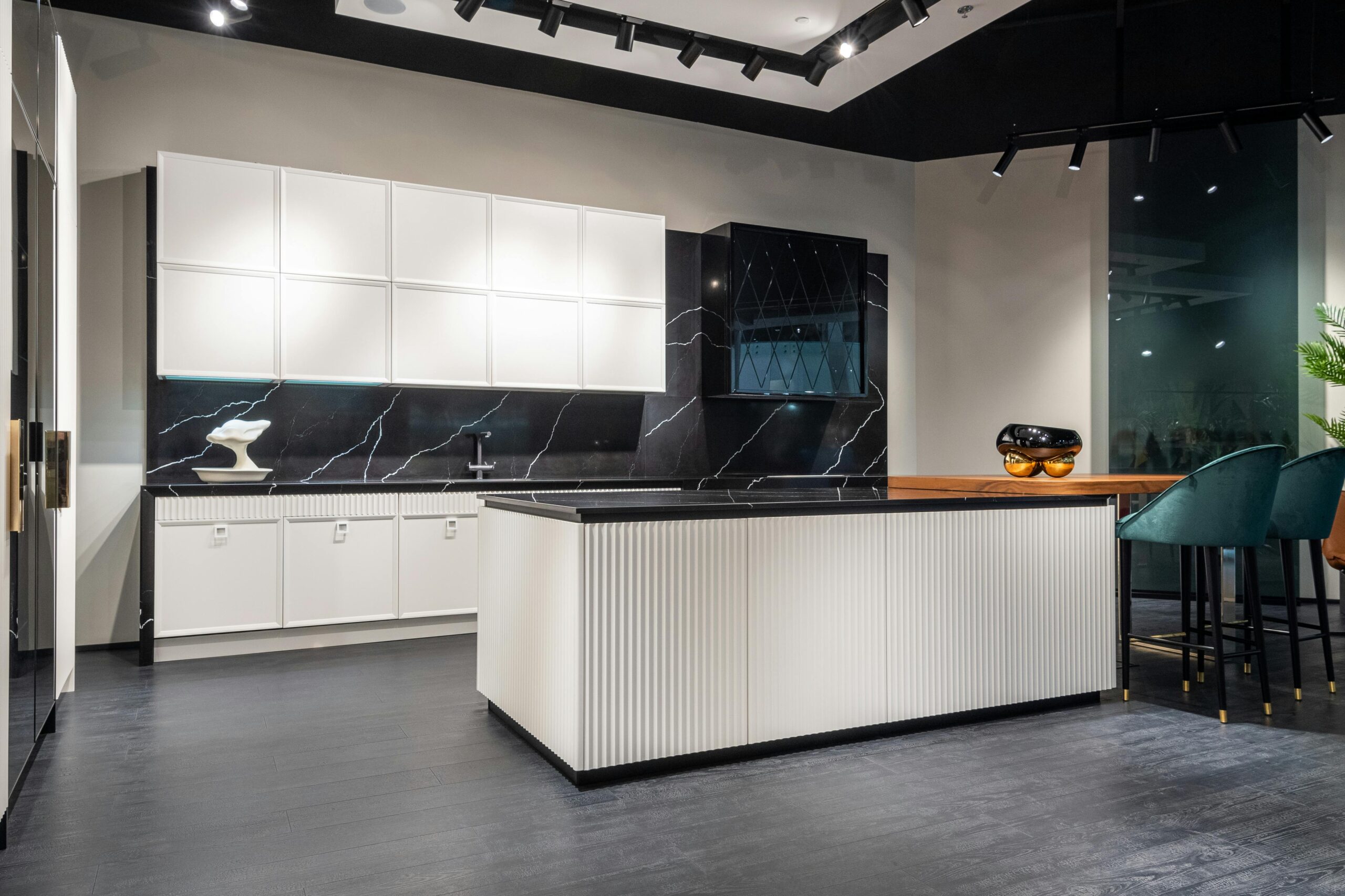 Warm modern kitchen
